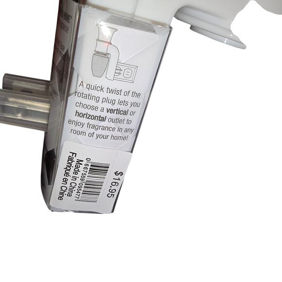 Santa and Mrs. Clause Bath & Body Works Wallflower Plug- ins  Brand New Perfect - Picture 8 of 9